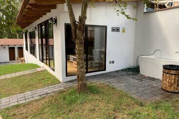 هتل Glamping Rio Valle De Bravo