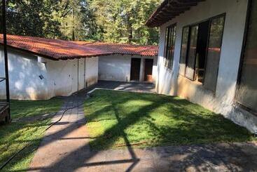 هتل Glamping Rio Valle De Bravo