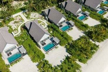هتل Madifushi Private Island