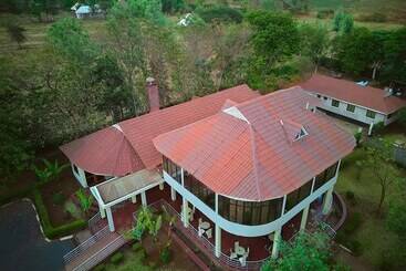هتل Ngorongoro Corridor Lodge Karatu