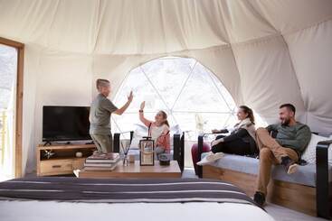 هتل Pura Eco Retreat Jebel Hafit Desert Park