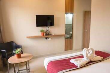 هتل Samasth Rooms And Suites By Ygh