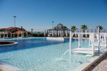 هتل Spa Alchemist Residence