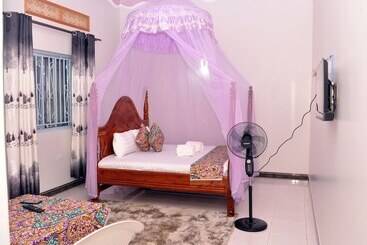 هتل Ssese Leisure Beach
