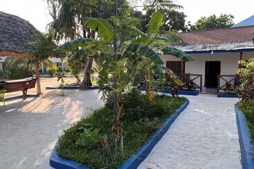 هتل Nungwi Beach Front