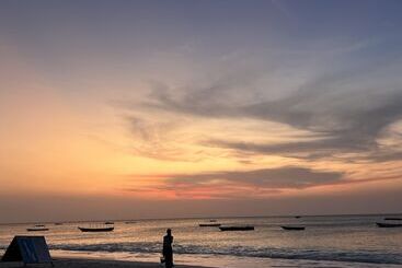 هتل Nungwi Beach Front