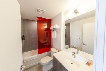 هتل The Laundry Rooms Station Park Kitchener