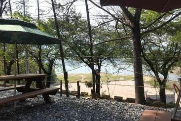 مُتل Jecheon Cheongpung Bali
