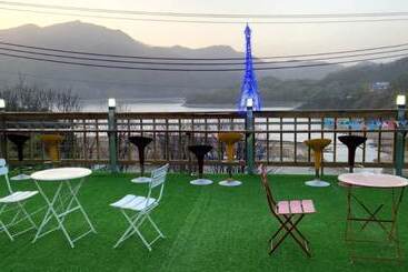 مُتل Jecheon Cheongpung Bali