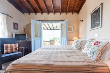 پانسیون Adamos 1 Br Hotel Apartments