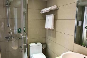 Shell Hotel Shanghai Minhang District Wenjing Road Metro Station