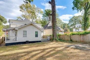 Family Home W/ Backyard ~ 2 Mi To Downtown Atlanta