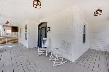 Family Home W/ Backyard ~ 2 Mi To Downtown Atlanta