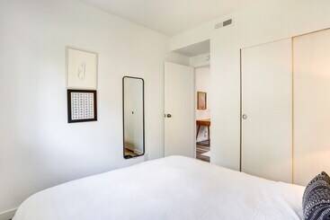 Beautiful Kenmore Retreat Near Marina & Beach!