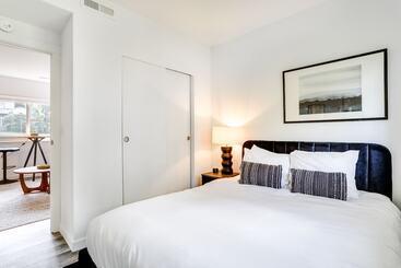 Beautiful Kenmore Retreat Near Marina & Beach!