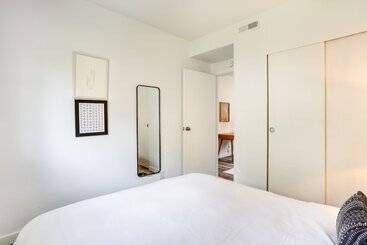 Beautiful Kenmore Retreat Near Marina & Beach!