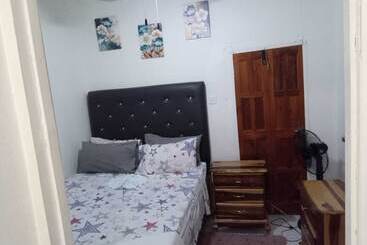 تختخواب و صبحانه Harmony Vybz Apartment