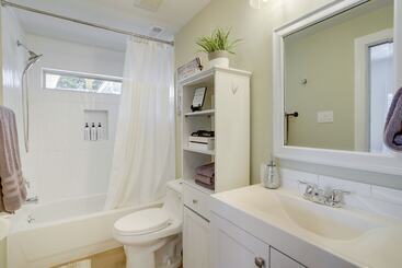 Breezy Pet Friendly Houston Home ~ 1 Mi To Dtwn!