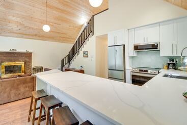 Bright + Modern Poconos Cabin: Community Beach!