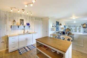 Coastal Haven W/ Hot Tub & San Juan Island Views