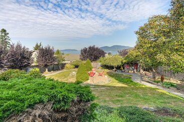 Coastal Haven W/ Hot Tub & San Juan Island Views