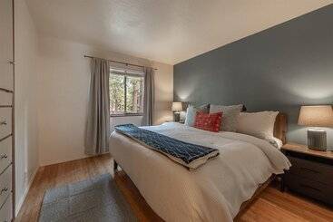 Cozy Pet Friendly Cabin In Lake Tahoe By Sierra Getaways