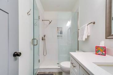 Durham Vacation Rental: 1 Mi To Duke University!