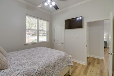 Luxury Lakefront Retreat W/ Deck & Patio!