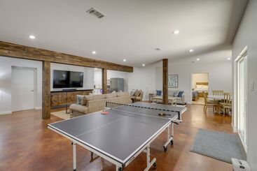 Luxury Lakefront Retreat W/ Deck & Patio!