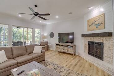 Luxury Lakefront Retreat W/ Deck & Patio!