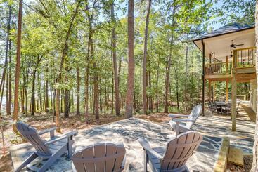 Luxury Lakefront Retreat W/ Deck & Patio!