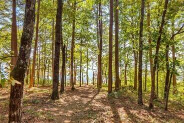 Luxury Lakefront Retreat W/ Deck & Patio!