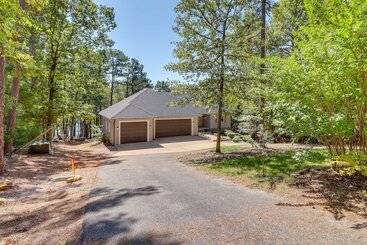 Luxury Lakefront Retreat W/ Deck & Patio!