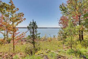 Luxury Lakefront Retreat W/ Deck & Patio!