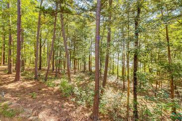 Luxury Lakefront Retreat W/ Deck & Patio!