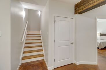 Luxury Lakefront Retreat W/ Deck & Patio!