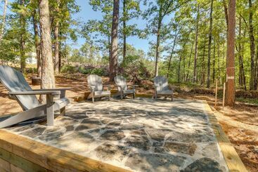 Luxury Lakefront Retreat W/ Deck & Patio!