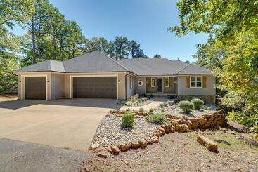 Luxury Lakefront Retreat W/ Deck & Patio!