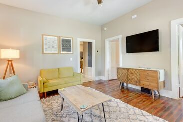 Fayetteville Home: 1 Mi To University Of Arkansas!