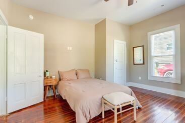 Fayetteville Home: 1 Mi To University Of Arkansas!