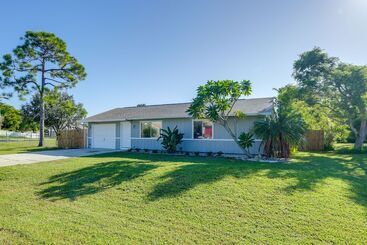 Fort Myers Vacation Home W/ Patio ~ 14 Mi To Beach