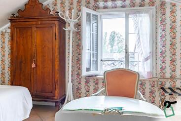 مسافرخانه Hotiday Room Collection   Ferrara