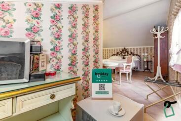 مسافرخانه Hotiday Room Collection   Ferrara