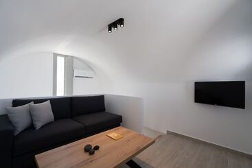 هتل Aegean Diamonds Luxury Suites