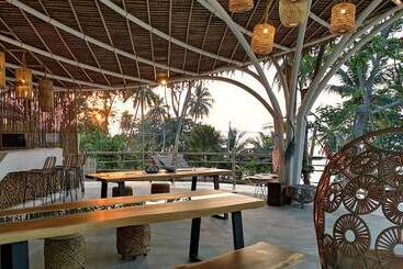 هتل Jaiyen Eco Resort