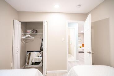 هتل University Serenity Suites 14th