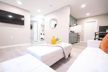هتل University Serenity Suites 14th