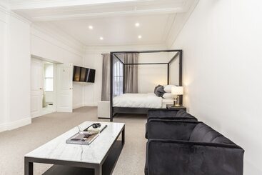 هتل Victoria Hall Apartments