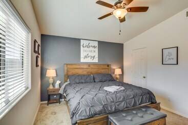 Inviting Bullhead City Gem: 3 Mi To Colorado River