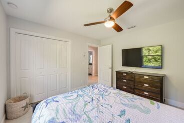 بيت ريفى Marco Island Home W/ Heated Pool + Screened Lanai!